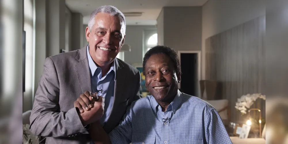 Mauro Naves nos bastidores de entrevista com Pelé para o ‘Esporte Espetacular’ 