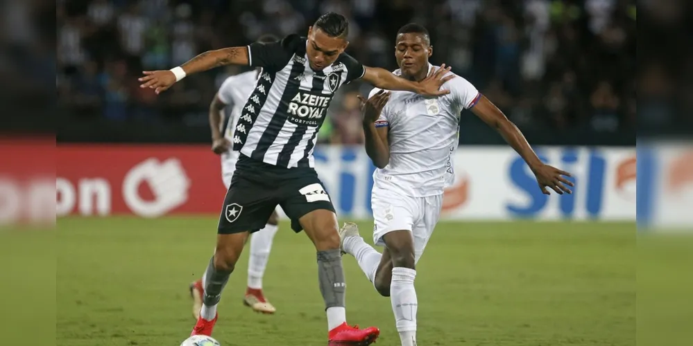 Mesmo sem Honda, Botafogo fez o suficiente para vencer o Tricolor paranaense
