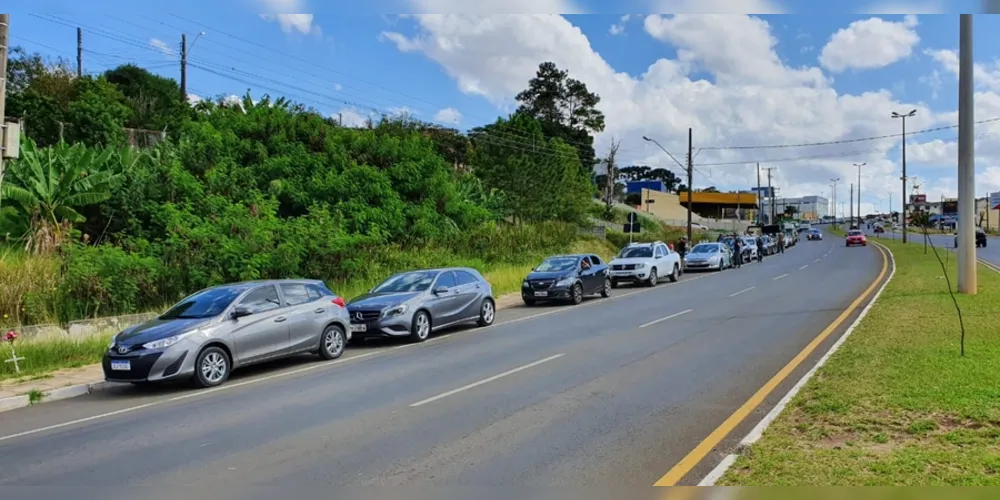 Imagem ilustrativa da imagem Carreata pede reabertura do comércio em Ponta Grossa