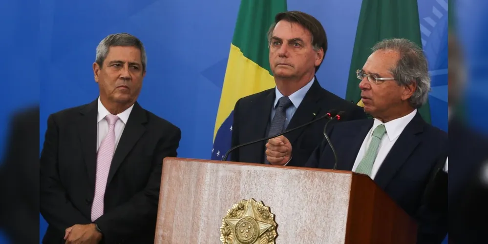 Bolsonaro anunciou hoje (1º) cerca de R$ 200 bilhões em medidas para socorrer trabalhadores e empresas e ajudar estados e municípios