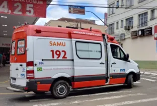 Imagem ilustrativa da imagem Samu salva vítima de parada cardiorrespiratória em banco