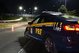 Policiais rodoviários federais fiscalizavam ultrapassagens na BR-476 quando prenderam o aniversariante