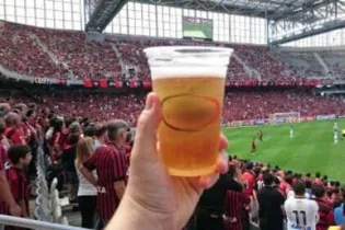 STF valida lei do Paraná que permite venda de bebidas dentro de estádios
