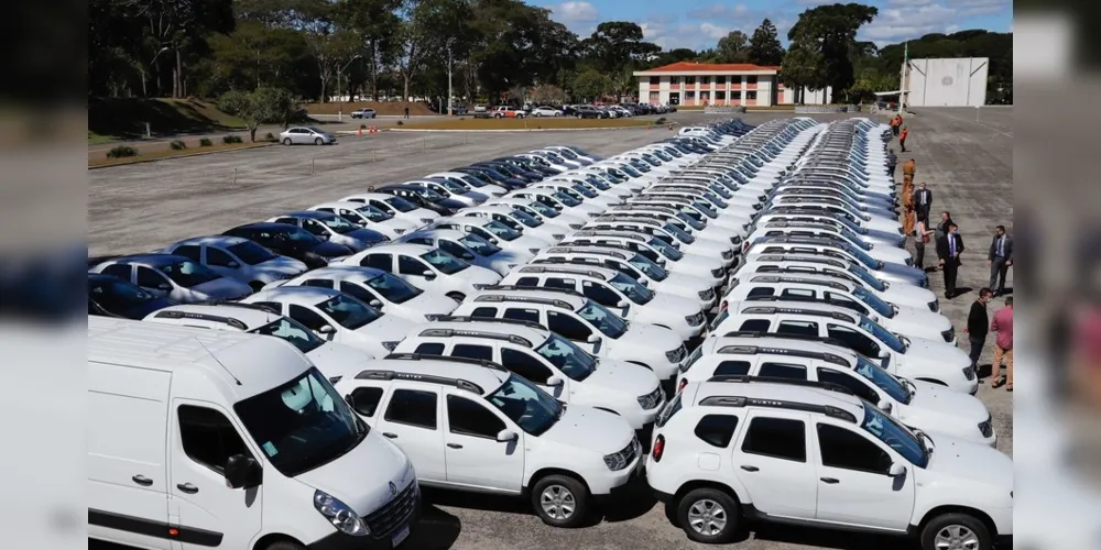 Governador Ratinho Junior fez a entrega dos veículos às polícias Militar e Civil e ao Corpo de Bombeiros.