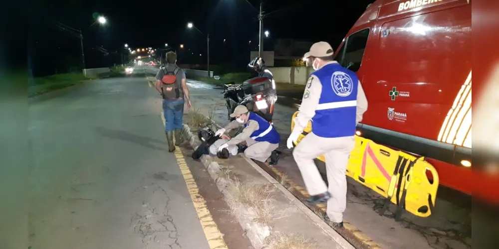 Imagem ilustrativa da imagem Ocupantes de moto ficam feridos após colisão em PG