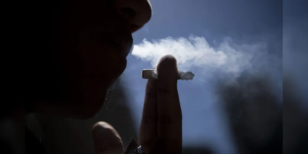 Em 2019, 9,8% afirmavam ter o hábito de fumar, enquanto em 2006 o índice era de 15,6%