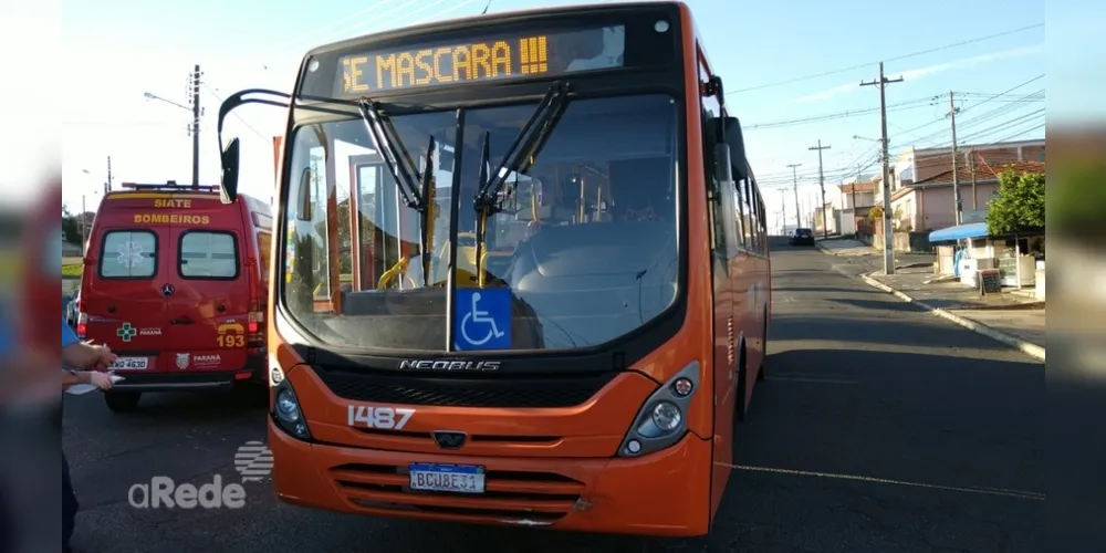 Imagem ilustrativa da imagem Acidente envolve carro e ônibus no Jardim Carvalho
