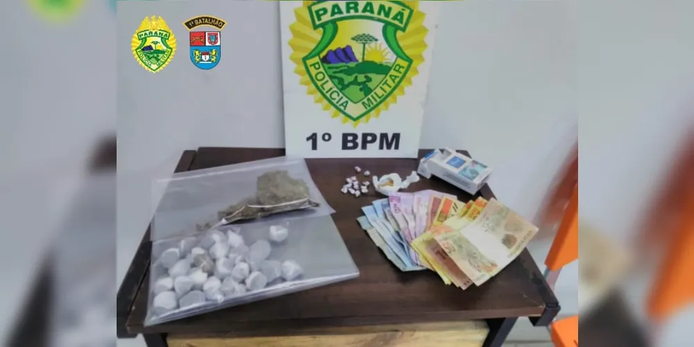Quase 100 gramas de maconha e cocaína foram apreendidas na casa da suspeita