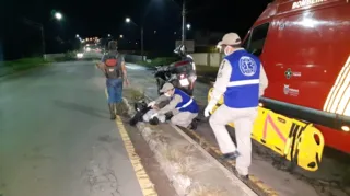 Imagem ilustrativa da imagem Ocupantes de moto ficam feridos após colisão em PG