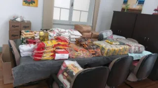 Desde março foi possível distribuir a entrega de cerca de 16 ml kits/cestas na cidade