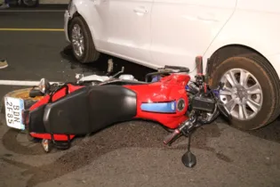 Imagem ilustrativa da imagem Motociclista sofre lesão após acidente em Uvaranas