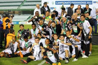 Fantasma venceu o Coritiba em pleno Couto Pereira e ergueu a taça do Paranaense