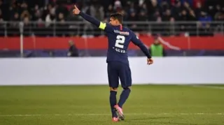 Zagueiro Thiago Silva terá contrato encerrado no PSG, e relata interesse em continuar jogando para times de prestígio na Europe