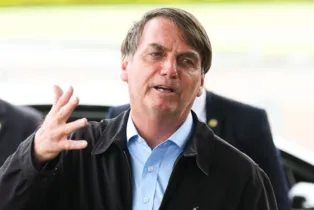 Ao receber uma demanda para o MEC, Bolsonaro disse que “deu problema” com o professor Carlos Decotelli, nomeado ministro do MEC por cinco dias