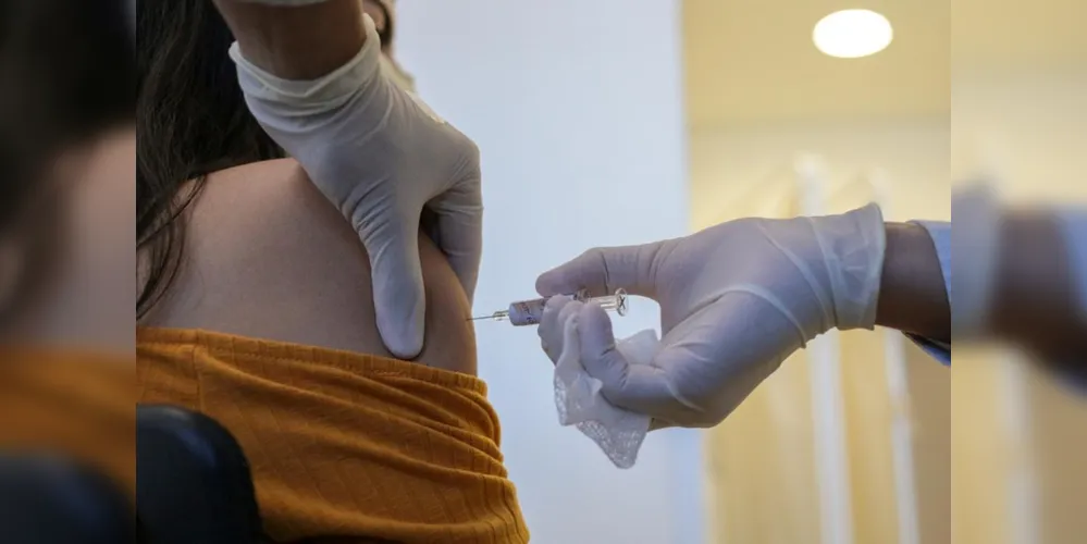 Alguns estados, como São Paulo e Paraná, já testam vacinas produzidas pela Universidade de Oxford