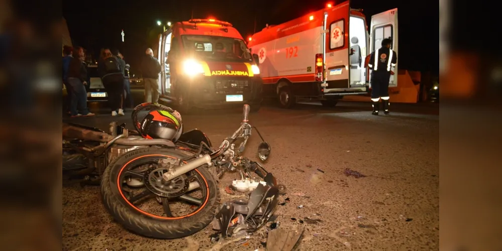 Motociclista ficou gravemente ferido após a colisão