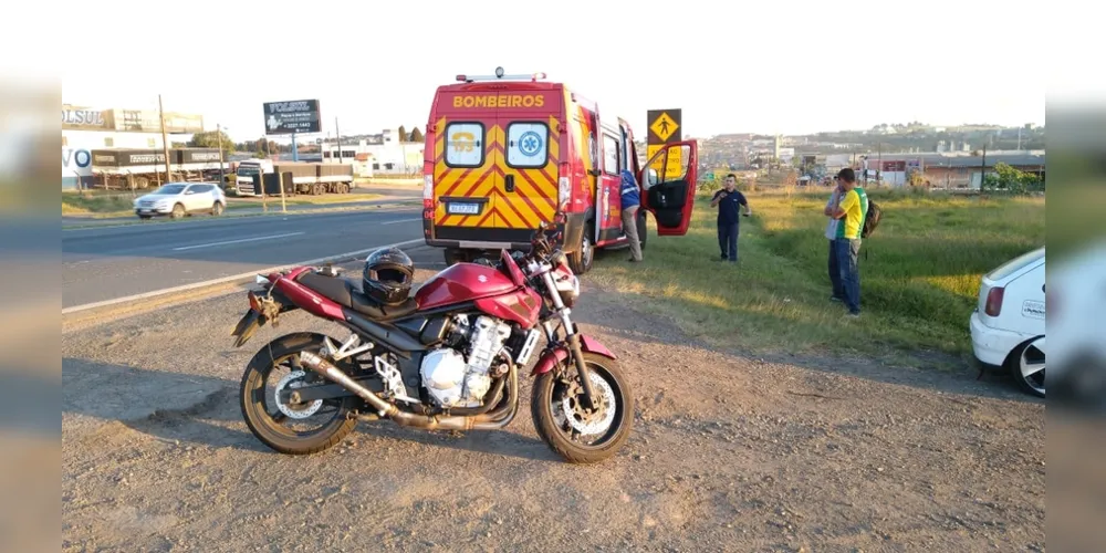 Rapaz que pilotava a moto foi levado ao HGU com ferimentos leves