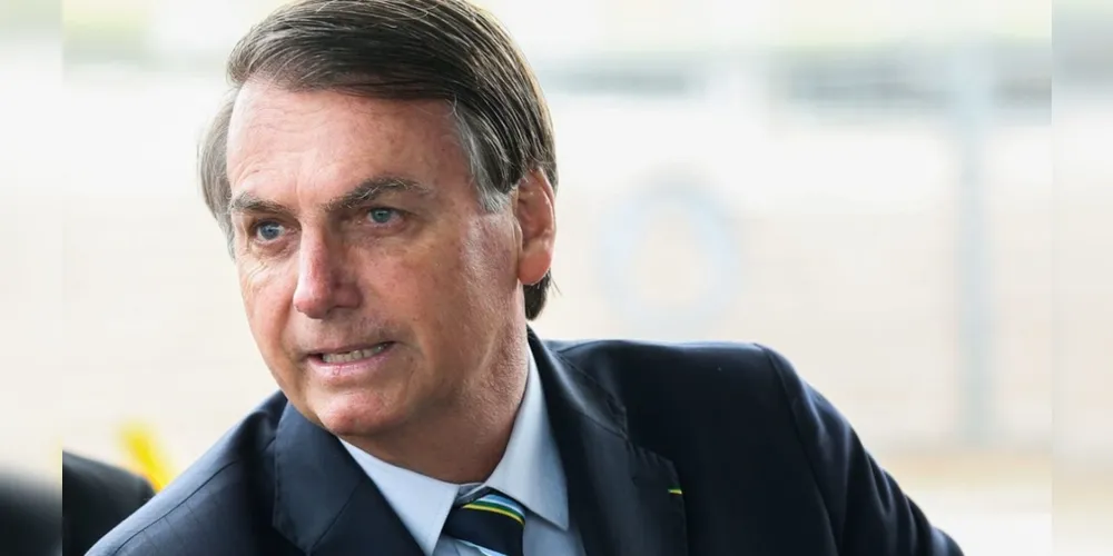 Bolsonaro criticou o isolamento social radical ‘lockdown’ e acusou falsamente a rede Globo de ter “festejado” a marca simbólica de vítimas da Covid-19.