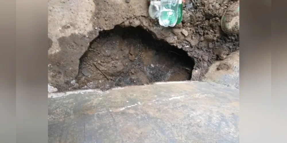 Um túnel foi encontrado na cadeia pública de Irati, na região do solário, com uma profundidade considerável