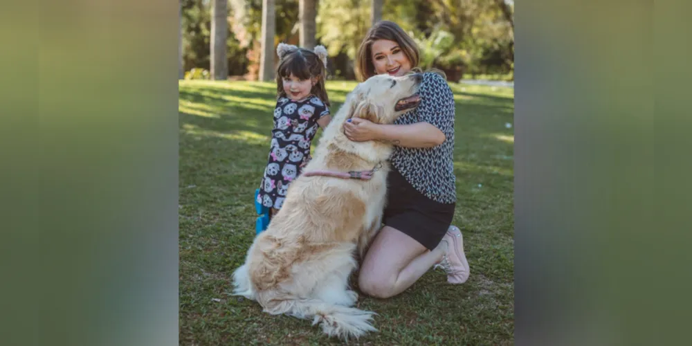 Laryssa Rickli e sua filha Giovanna Rickli com a adorável Elsa