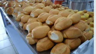 A ação teve inicio no último dia 17/07/2020, quando foi realizada a primeira doação de pães produzidos no setor de panificação da unidade.