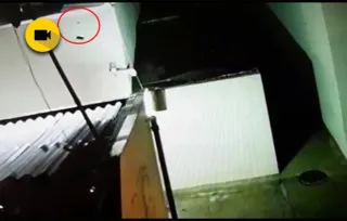 Imagem ilustrativa da imagem Vídeo mostra agentes derrubando drone com celulares