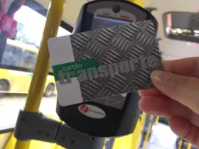 O serviço para confecção do cartão transporte está disponível em todos os terminais de ônibus. 