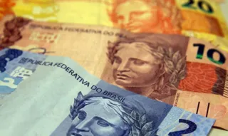 O aumento de dívidas atingiu 67,5% das famílias brasileiras