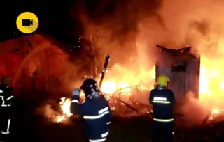 Imagem ilustrativa da imagem Incêndio destrói casa na vila São Gabriel em PG