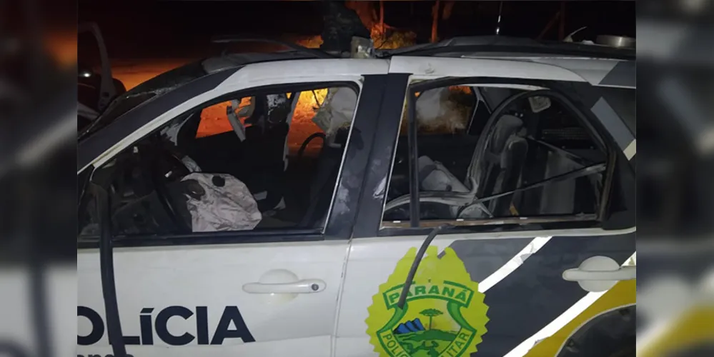 Policiais atendiam ocorrência de perturbação do sossego quando foram atacados com explosivo