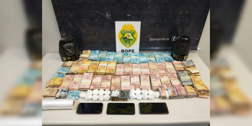 Com drogas e mais de R$ 170 mil em dinheiro vivo, ‘patrão’ do tráfico é preso em Curitiba