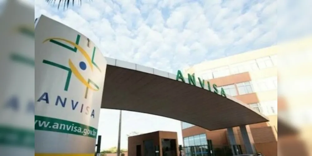 De acordo com a Anvisa, está prevista a participação de 90 pacientes e a pesquisa deverá ser realizada em diversos centros clínicos brasileiros.
