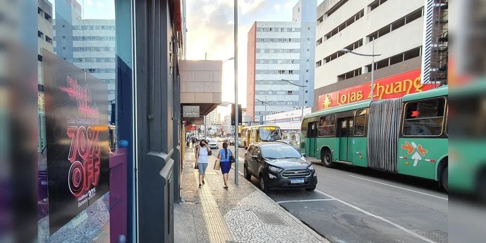 Lojas do comércio de rua de Ponta Grossa, de diversos setores, também aderiram às grandes promoções