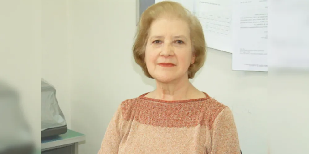 Professora Jussara Carmencita Gomes Lichacovski foi uma das primeiras professoras da UEPG