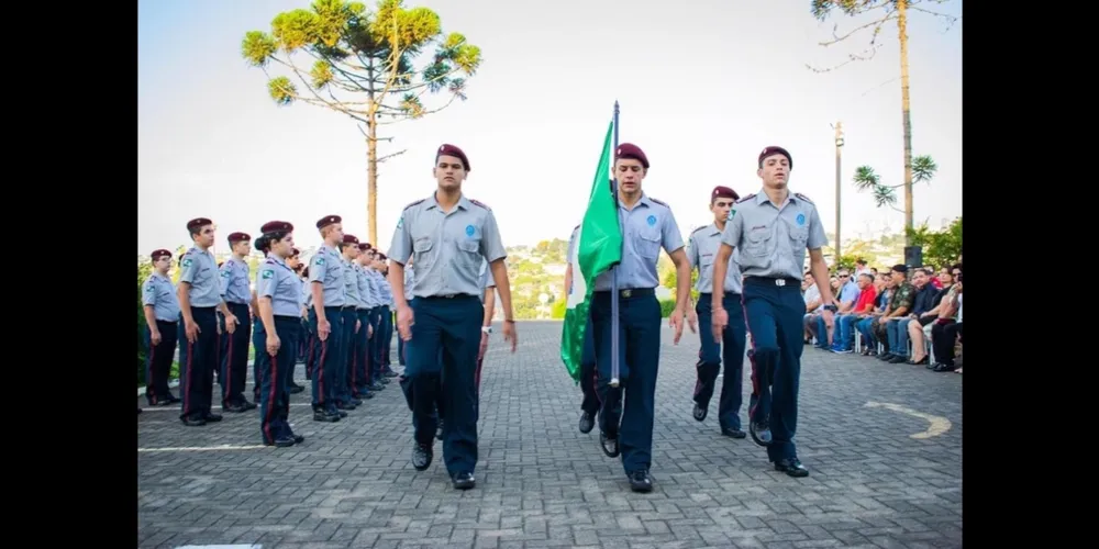 Imagem ilustrativa da imagem 'O Melhor da Educação' apresenta o Colégio Vila Militar