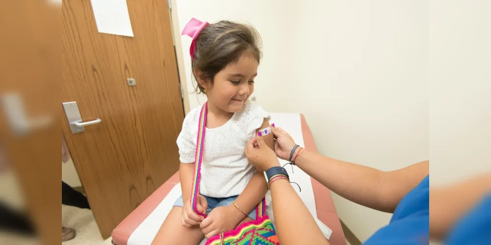 O grupo das crianças com um ano de idade obteve a melhor cobertura vacinal, com 551 doses aplicadas, atingindo 112,68% de seu público. 