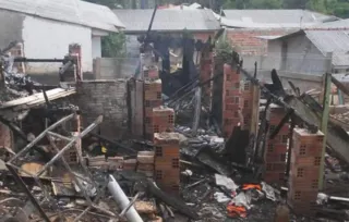 Incêndio ocorrido em 19 de outubro destruiu casa que família tinha acabado de construir