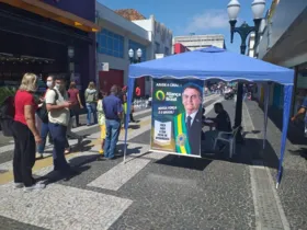 Imagem ilustrativa da imagem Partido de Bolsonaro coleta 200 assinaturas em PG