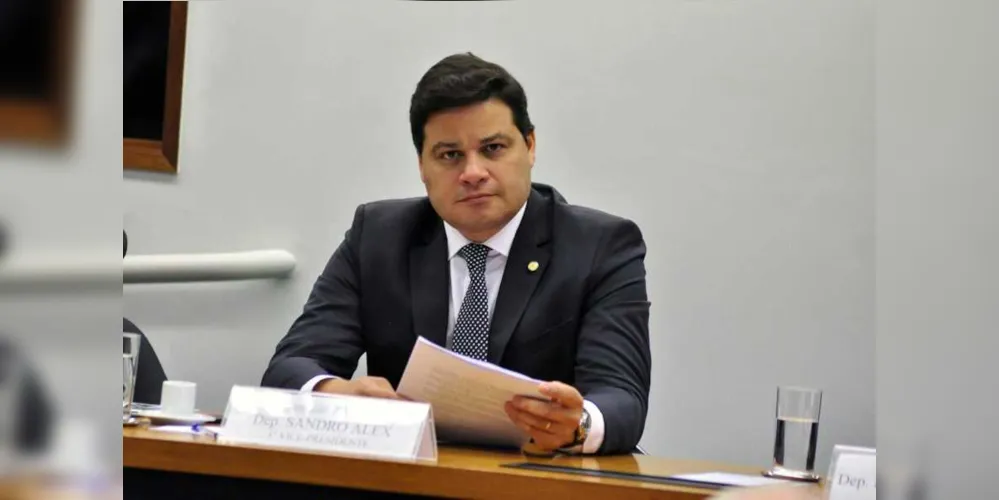 Sandro diz que apesar de todas as dificuldades, o ano foi marcado por investimentos e grandes obras para o Estado do Paraná
