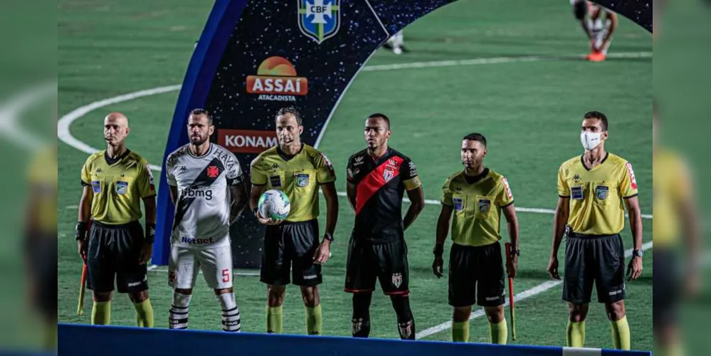 Imagem ilustrativa da imagem Vasco empata com Atlético-GO e deixa zona do rebaixamento