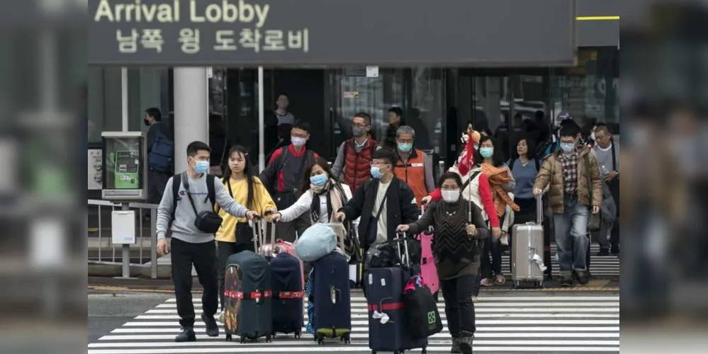 Infecção dos viajantes foi detectada ainda no aeroporto de Haneda, em Tóquio