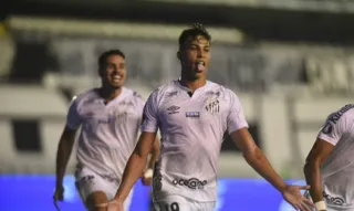 Na Vila Belmiro, Peixe faz 4 a 1 no Grêmio e chega à semifinal da Libertadores