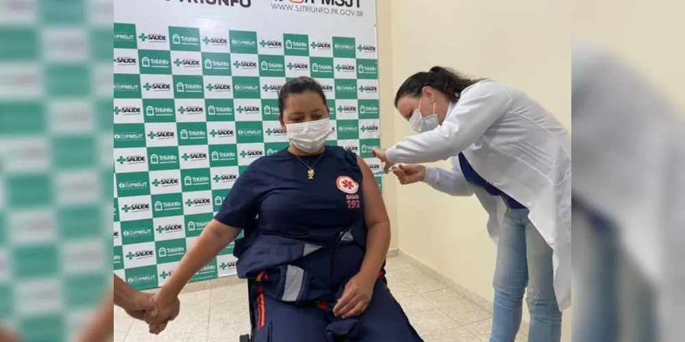 Imagem ilustrativa da imagem Equipes do Samu são vacinadas contra a covid-19