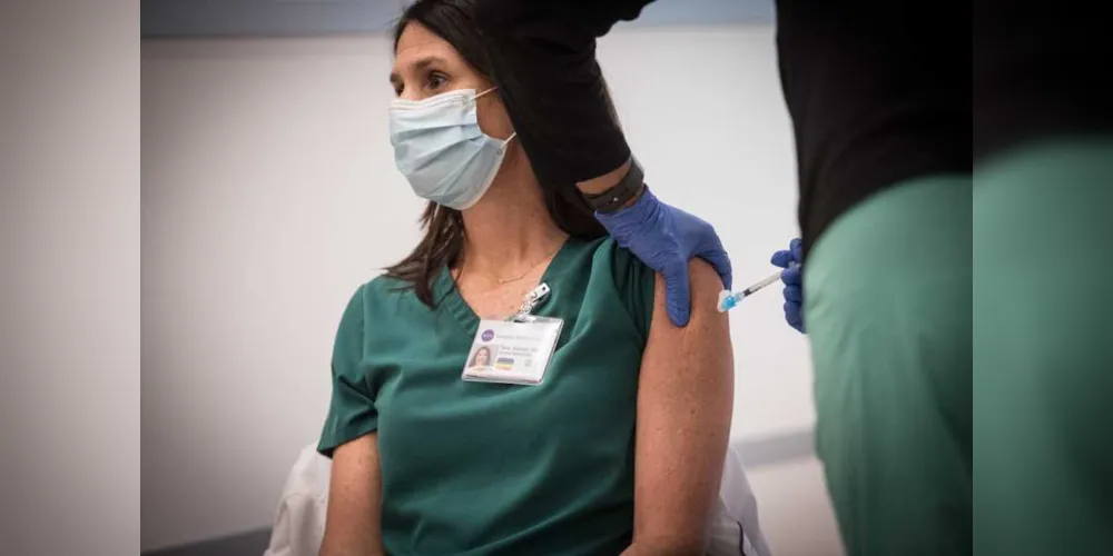 Os primeiros lotes de vacinas para países pobres devem ser entregues pela Covax em fevereiro, disseram autoridades da OMS nesta semana.
