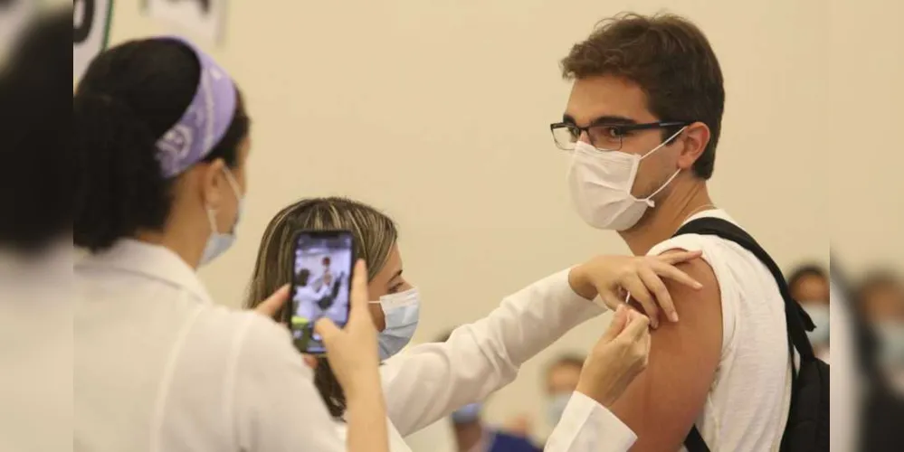 De acordo com o último boletim epidemiológico, o Brasil bateu o recordo de casos semanais da doença