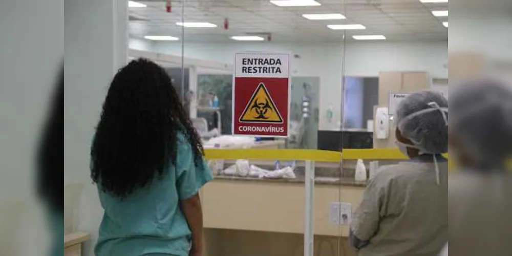 Paraná soma 518.139 casos confirmados desde o início da doença