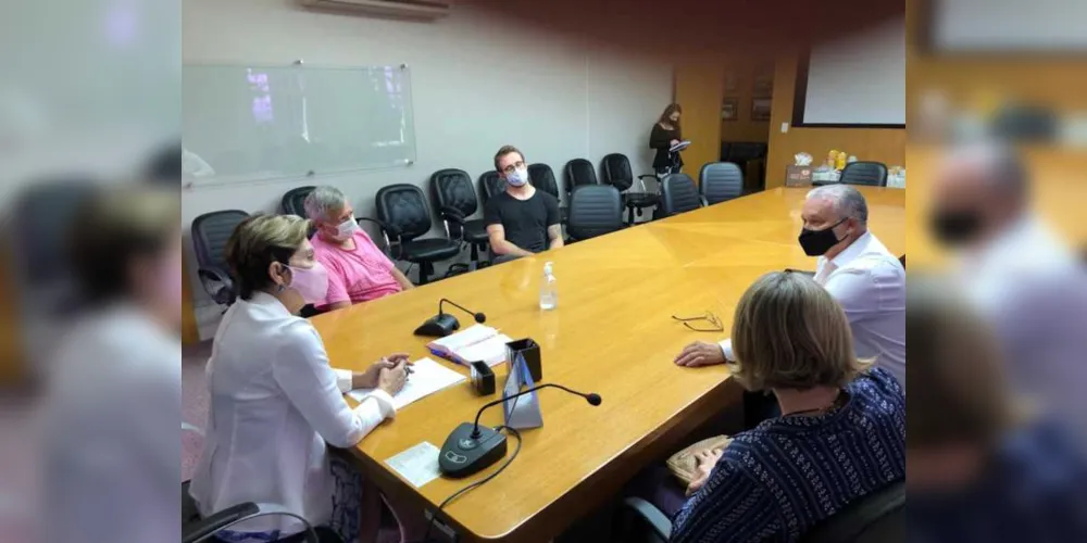 Imagem ilustrativa da imagem Professora Elizabeth se reúne com vereadores do PSOL e PSB
