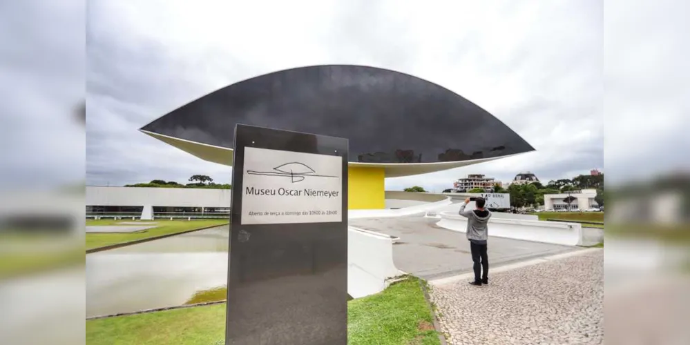 Museu Oscar Niemeyer mantém programação com protocolo de segurança