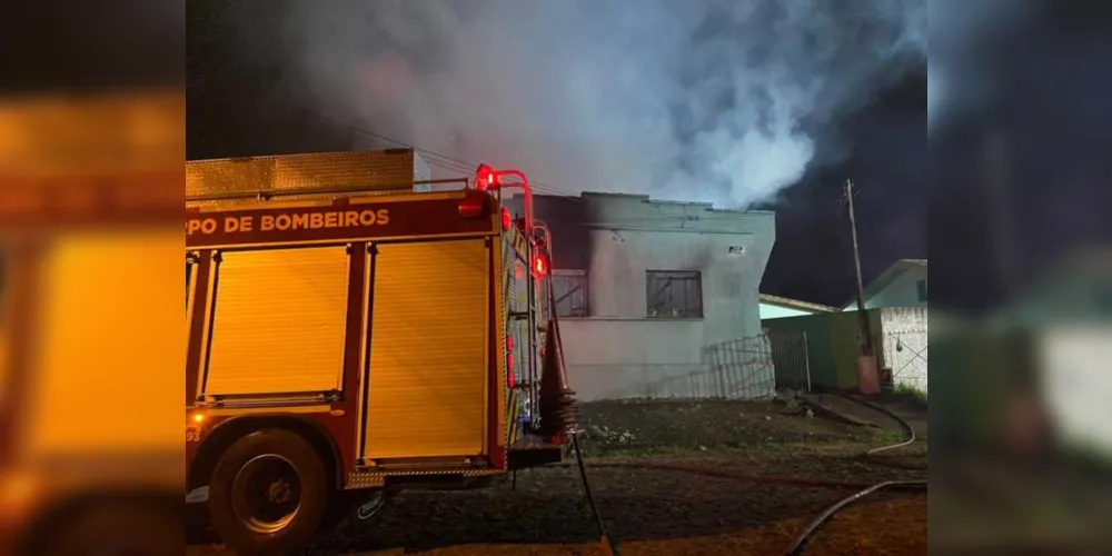 Imagem ilustrativa da imagem Casas pegam fogo e famílias perdem tudo em PG