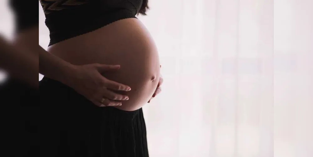 Mulheres grávidas têm risco maior de desenvolver a covid-19 grave.